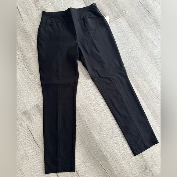 NWT Chico’s Slimming Black Stretch Pant Short - Picture 2 of 4